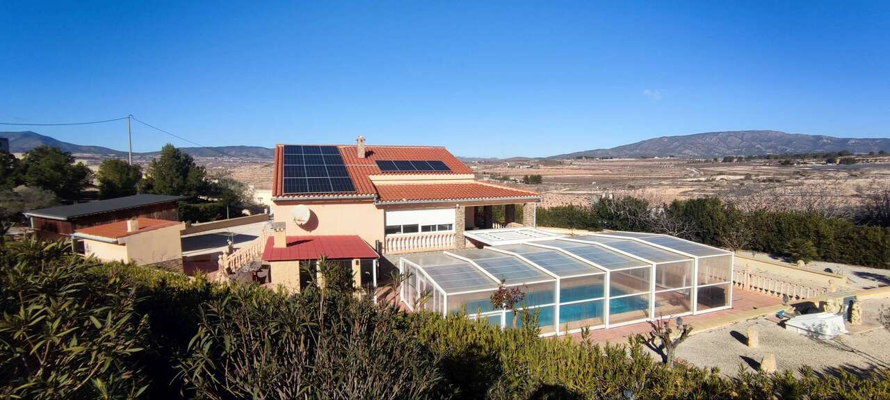 3 Bed, 2 Bath, HouseFor Sale, Pinoso, Alicante, 03650