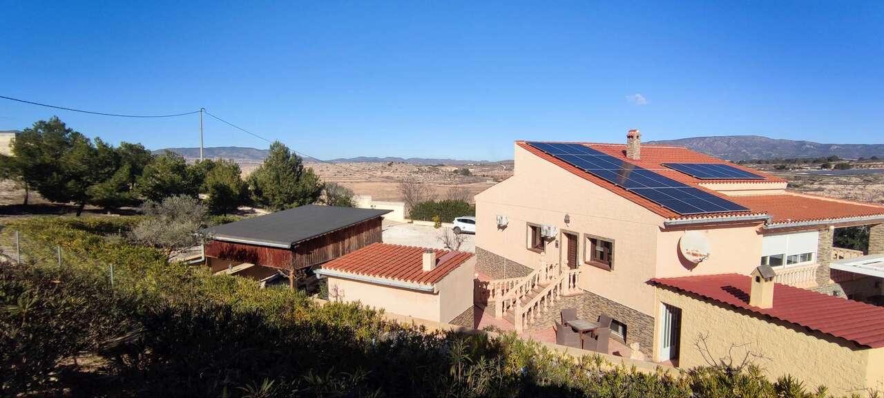 3 Bed, 2 Bath, HouseFor Sale, Pinoso, Alicante, 03650