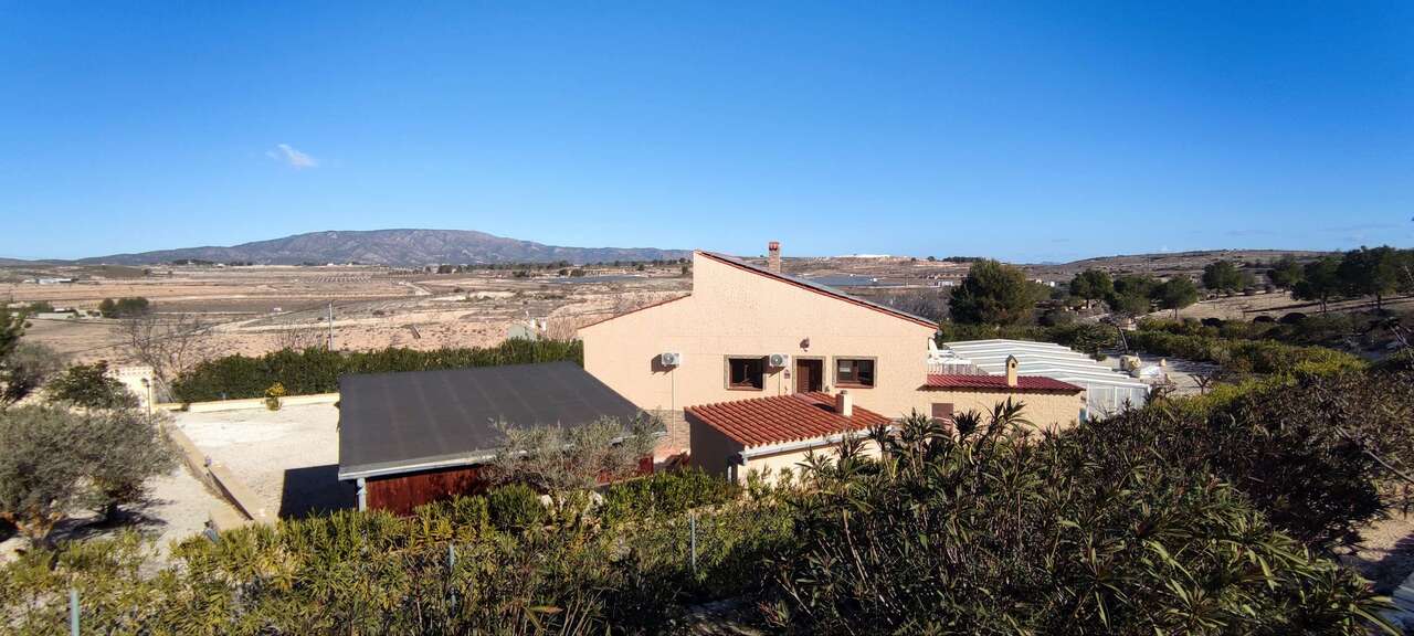 3 Bed, 2 Bath, HouseFor Sale, Pinoso, Alicante, 03650