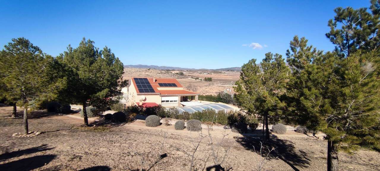 3 Bed, 2 Bath, HouseFor Sale, Pinoso, Alicante, 03650