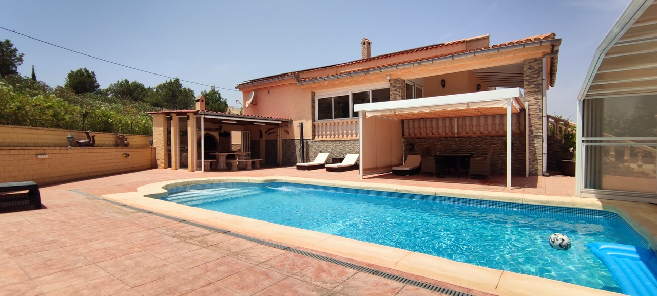 3 Bed, 2 Bath, HouseFor Sale, Pinoso, Alicante, 03650