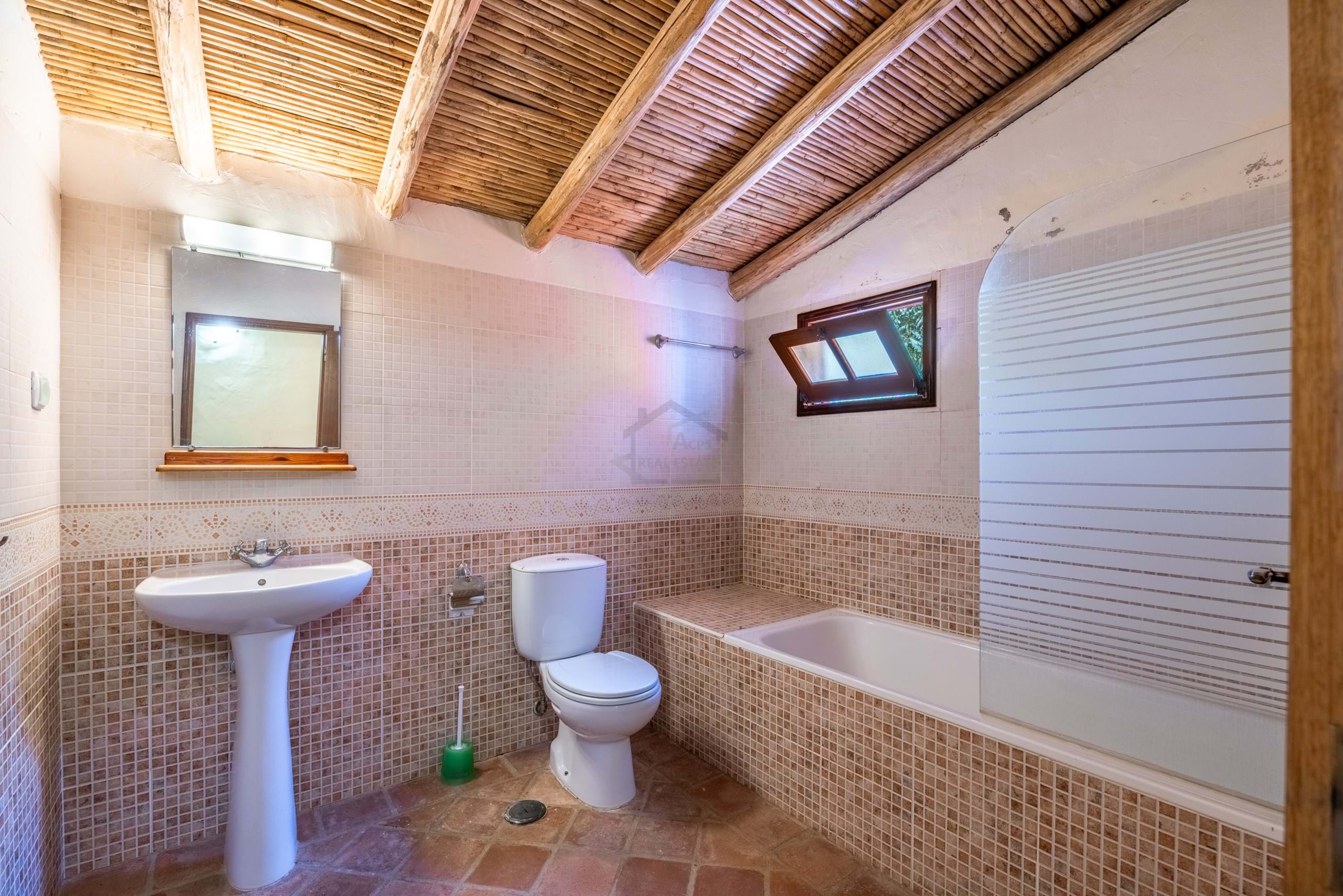 7 Bed, 5 Bath, HouseFor Sale, Sao Bras De Alportel, Faro, 8150-041