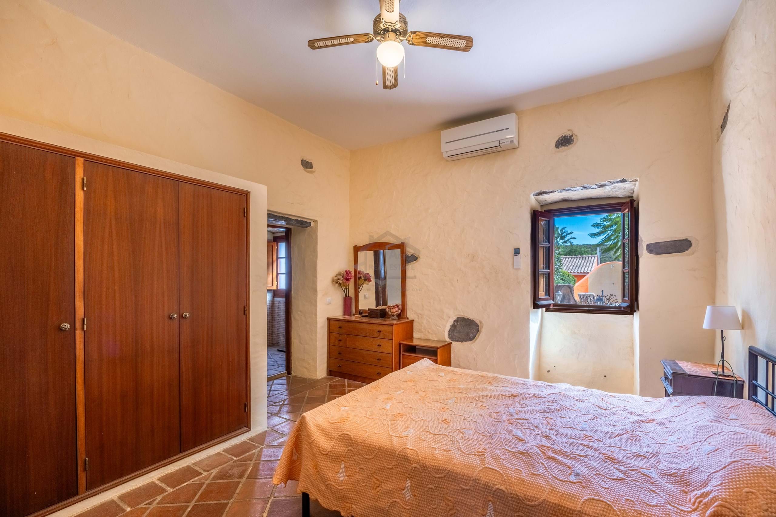 7 Bed, 5 Bath, HouseFor Sale, Sao Bras De Alportel, Faro, 8150-041