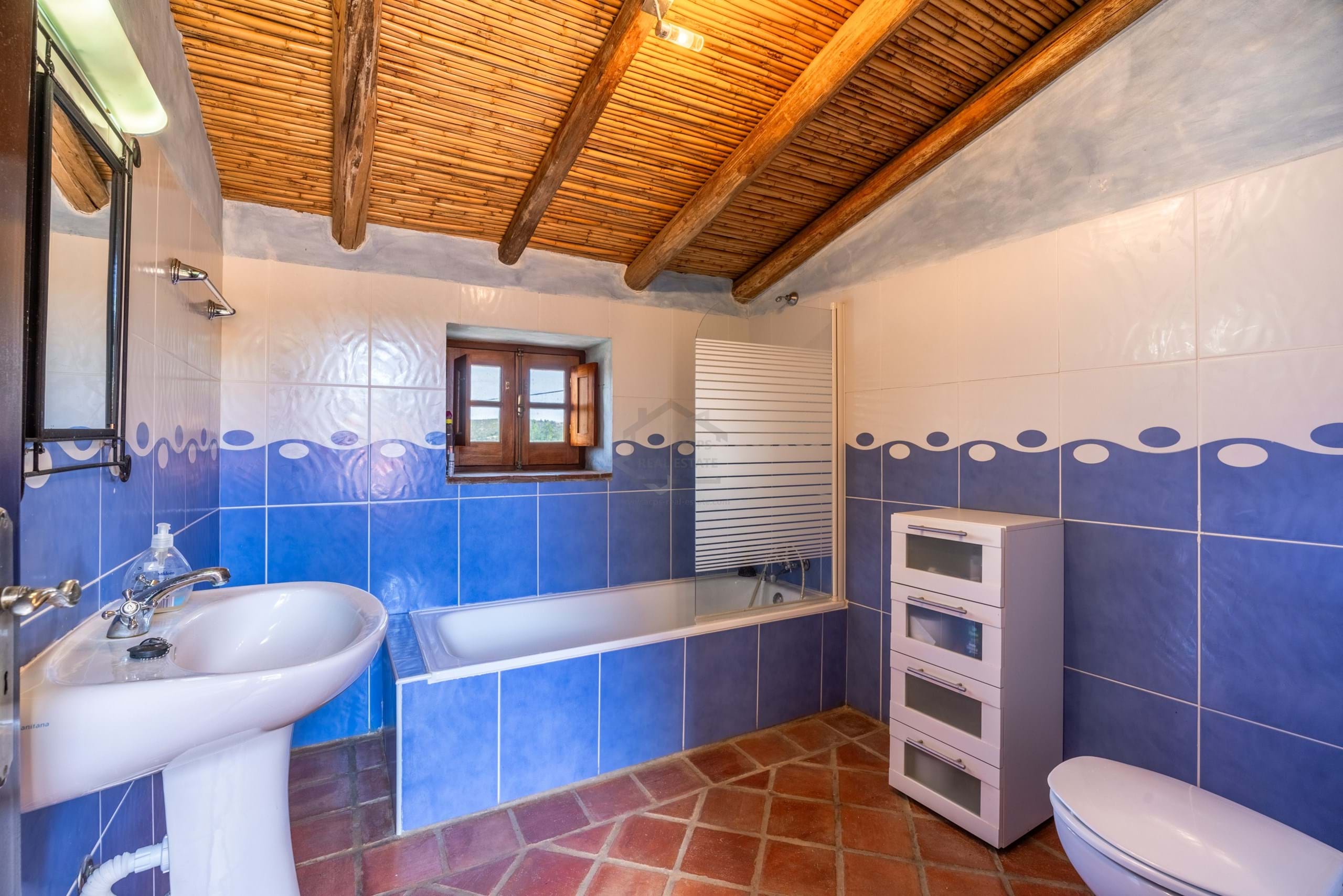 7 Bed, 5 Bath, HouseFor Sale, Sao Bras De Alportel, Faro, 8150-041