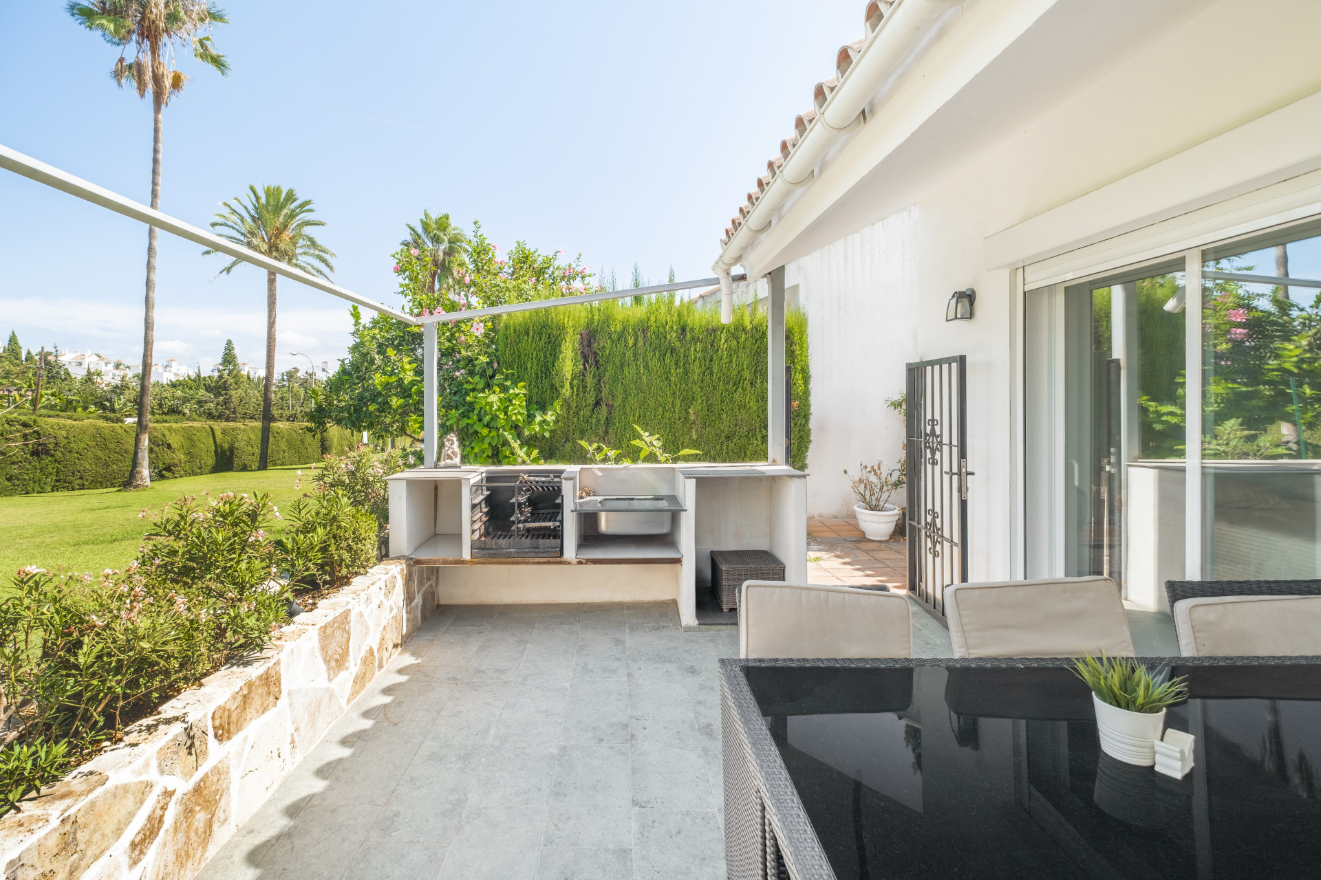 3 Bed, 2 Bath, ApartmentFor Sale, Marbella, Malaga