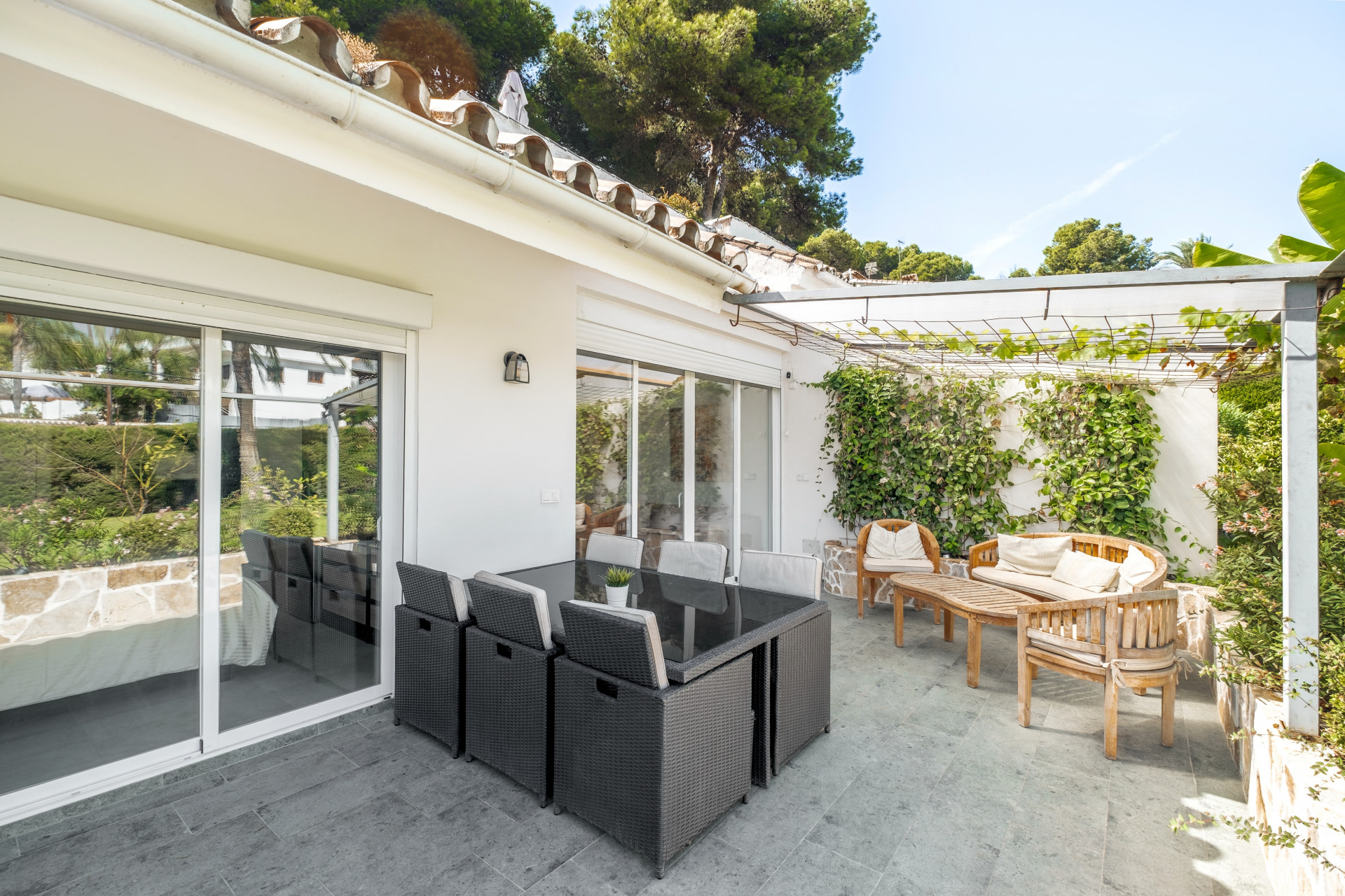 3 Bed, 2 Bath, ApartmentFor Sale, Marbella, Malaga