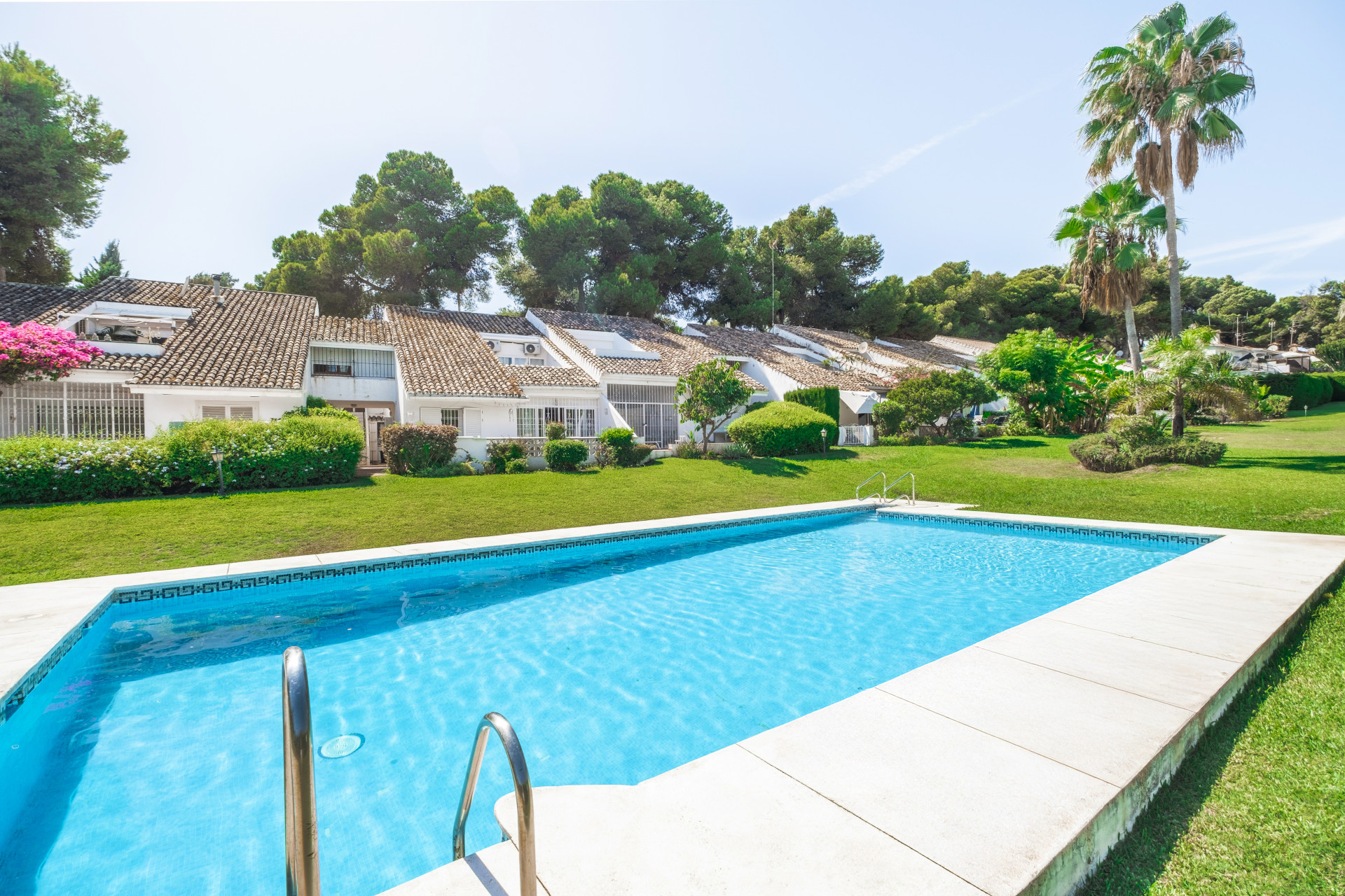 3 Bed, 2 Bath, ApartmentFor Sale, Marbella, Malaga