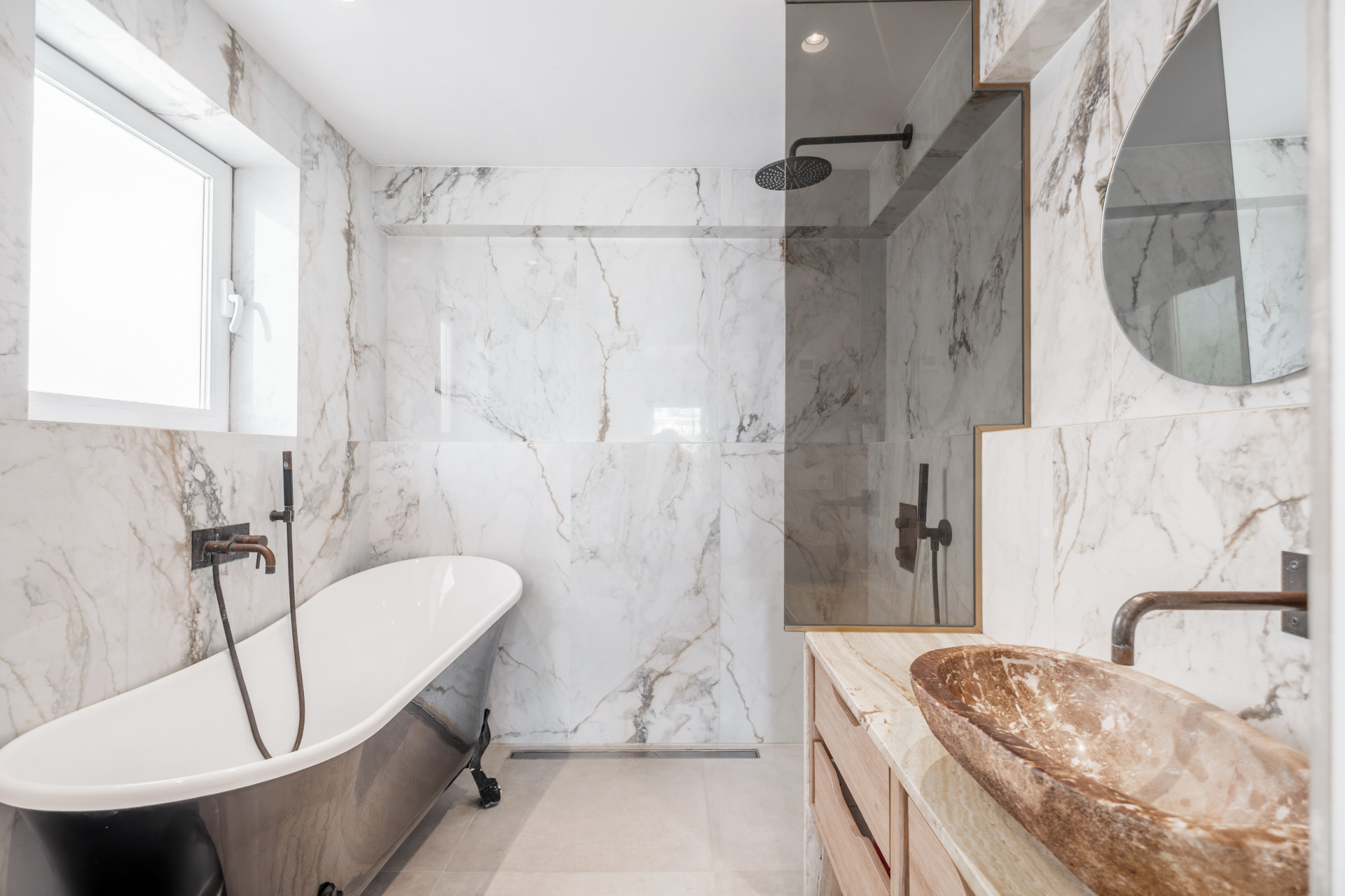 3 Bed, 2 Bath, ApartmentFor Sale, Marbella, Malaga