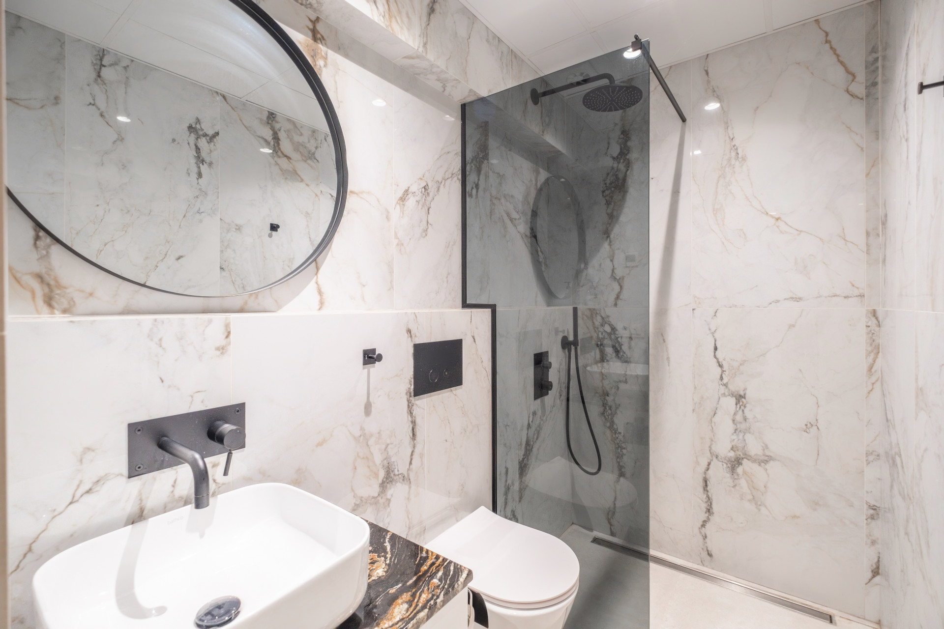 3 Bed, 2 Bath, ApartmentFor Sale, Marbella, Malaga