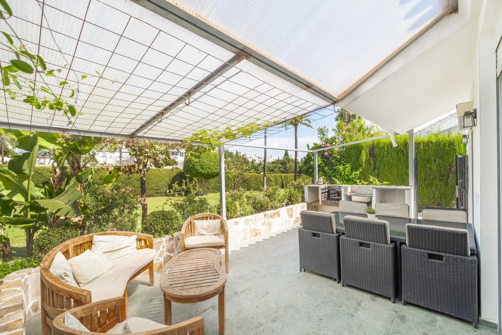 3 Bed, 2 Bath, ApartmentFor Sale, Marbella, Malaga