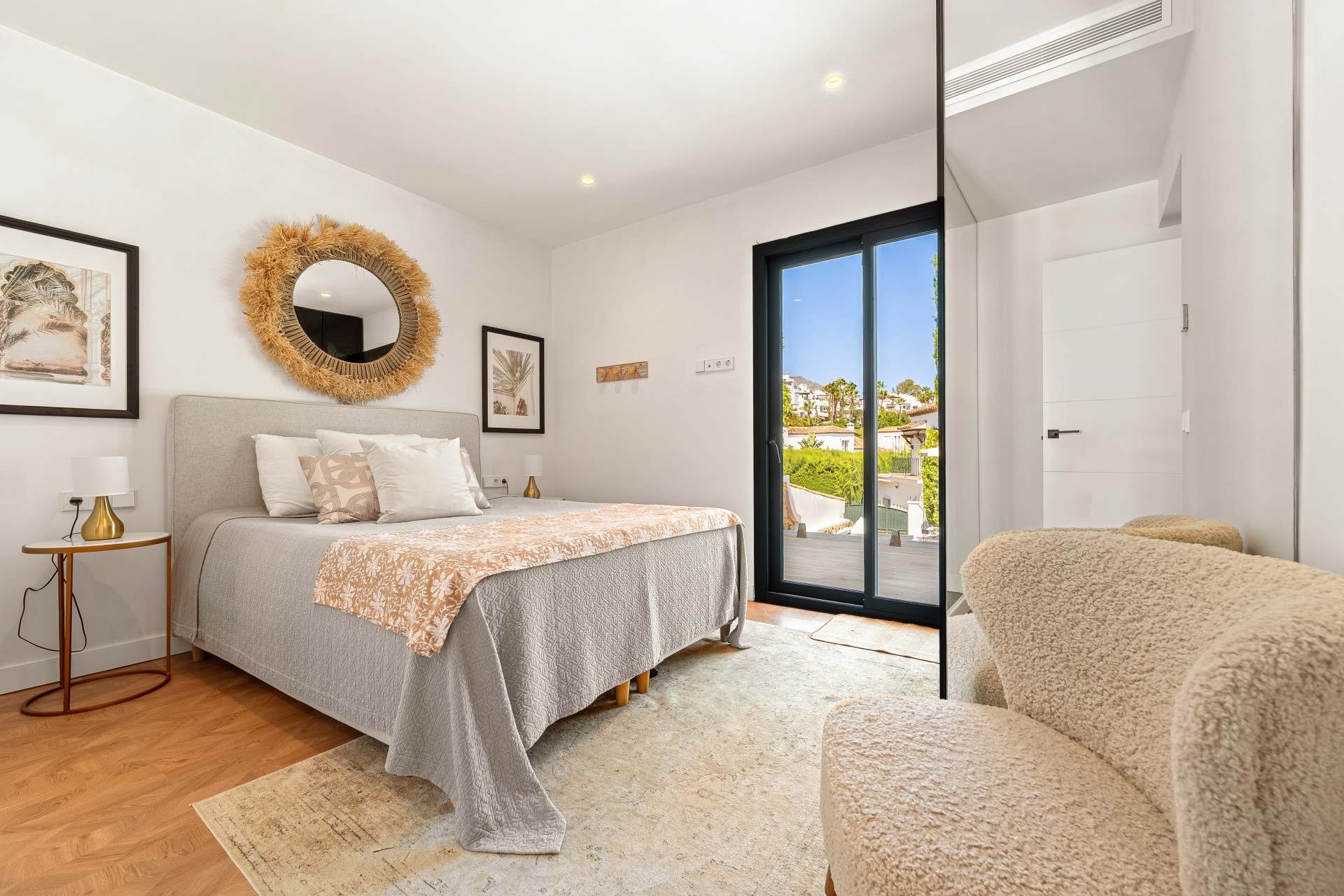 4 Bed, 3 Bath, HouseFor Sale, Marbella, Malaga