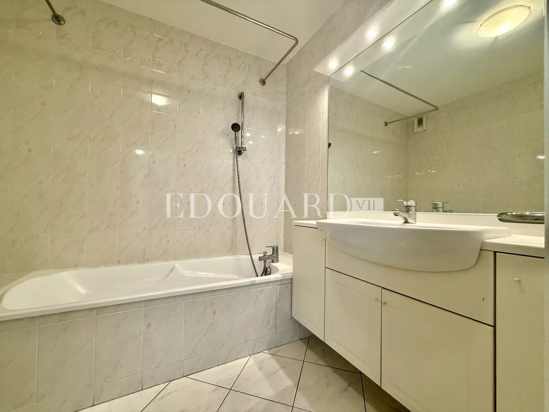 1 Bed, 1 Bath, ApartmentFor Sale, Menton, Alpes-Maritimes