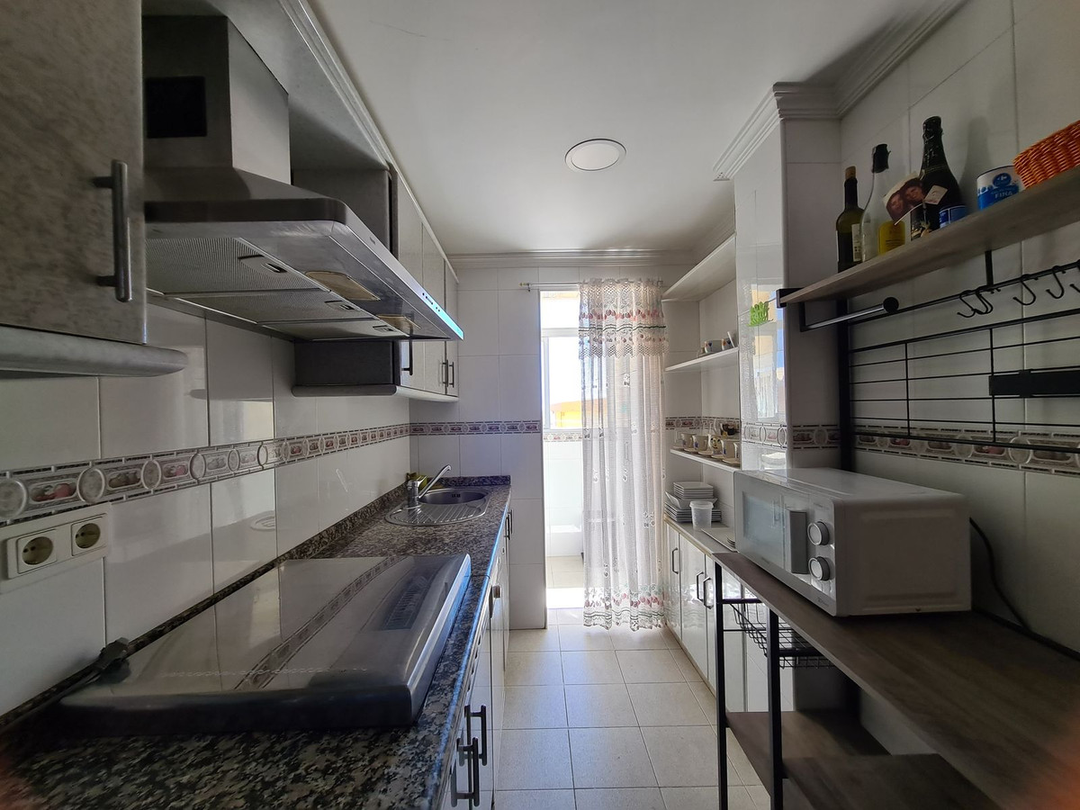 3 Bed, 1 Bath, ApartmentFor Sale, Estepona, Malaga