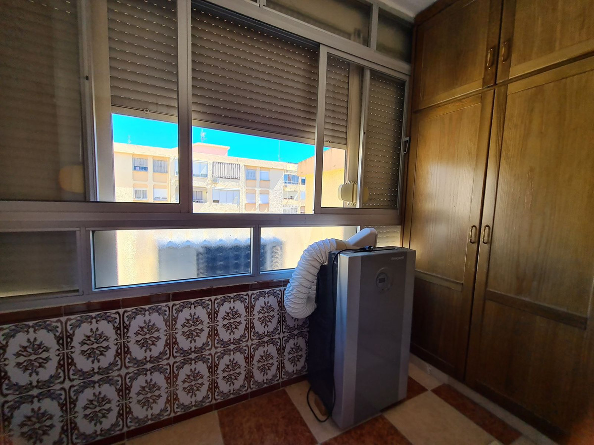 3 Bed, 1 Bath, ApartmentFor Sale, Estepona, Malaga