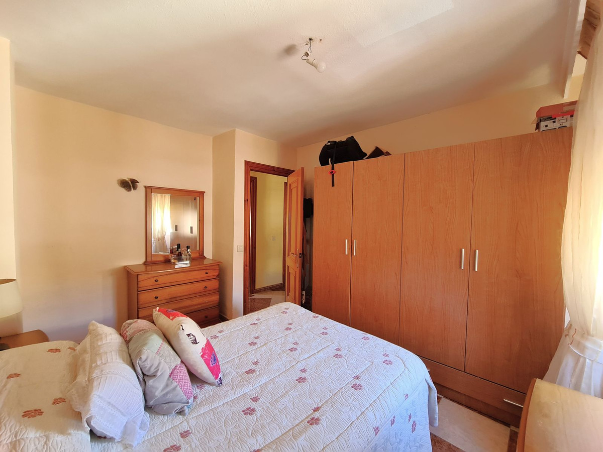 3 Bed, 1 Bath, ApartmentFor Sale, Estepona, Malaga
