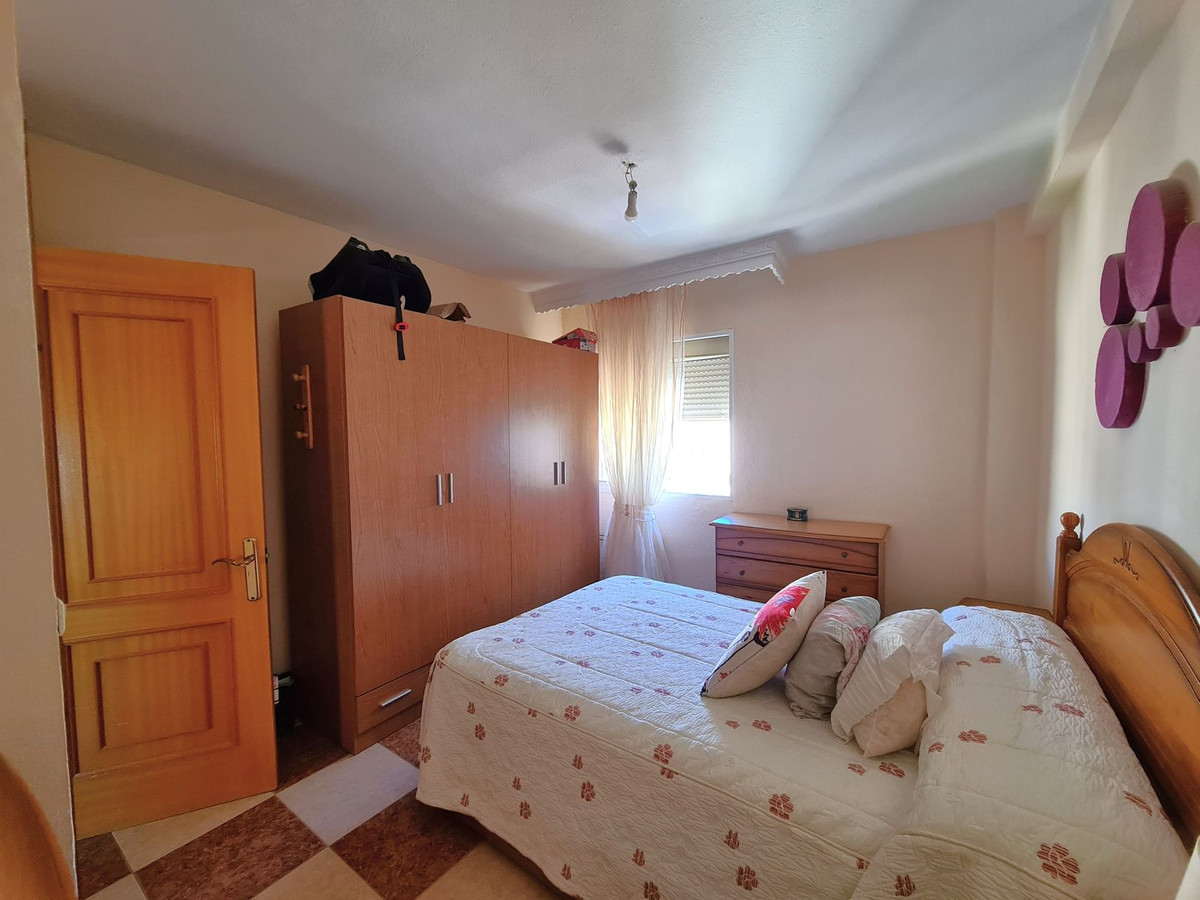 3 Bed, 1 Bath, ApartmentFor Sale, Estepona, Malaga