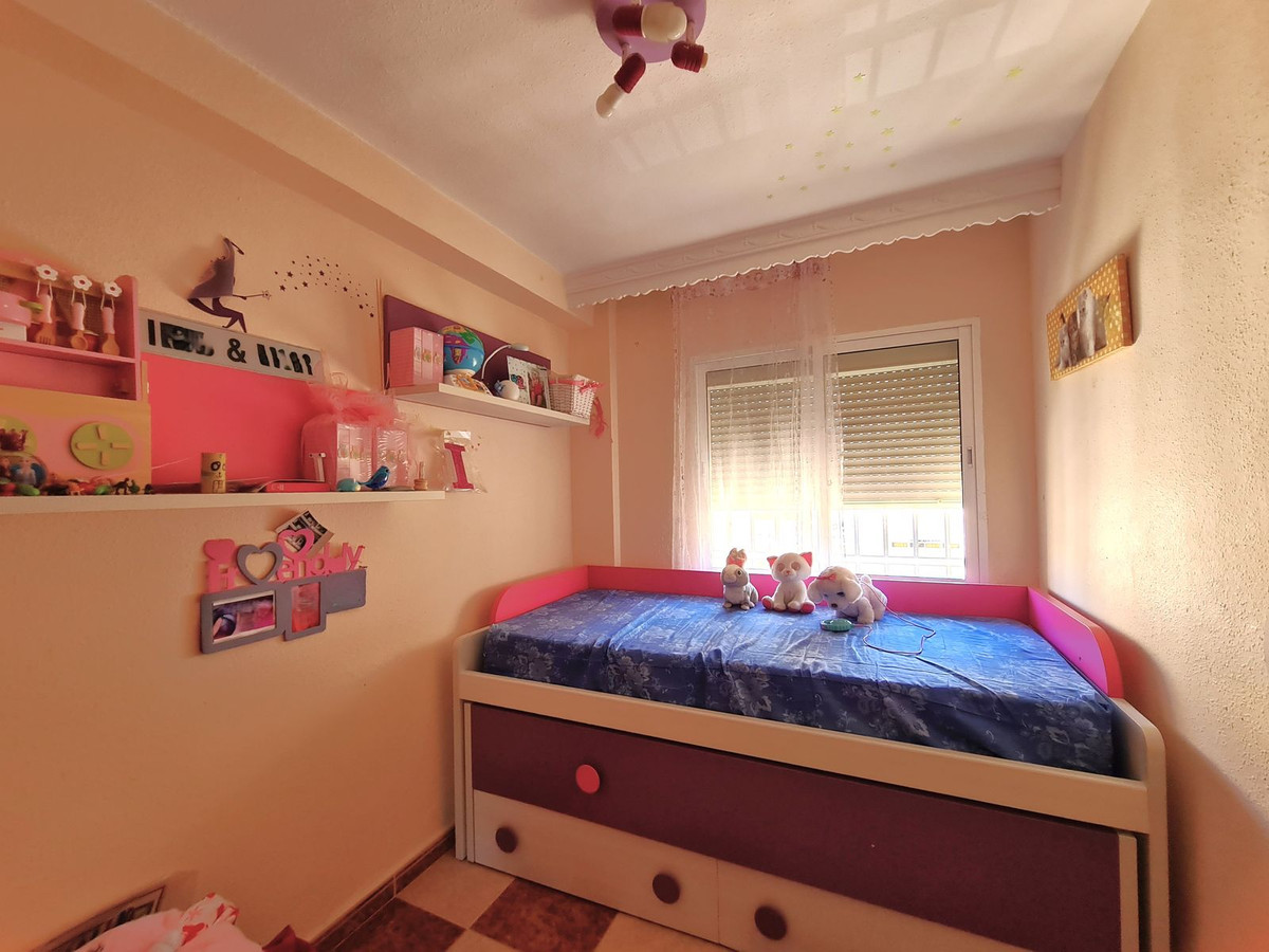 3 Bed, 1 Bath, ApartmentFor Sale, Estepona, Malaga