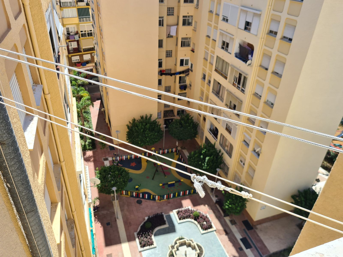 3 Bed, 1 Bath, ApartmentFor Sale, Estepona, Malaga