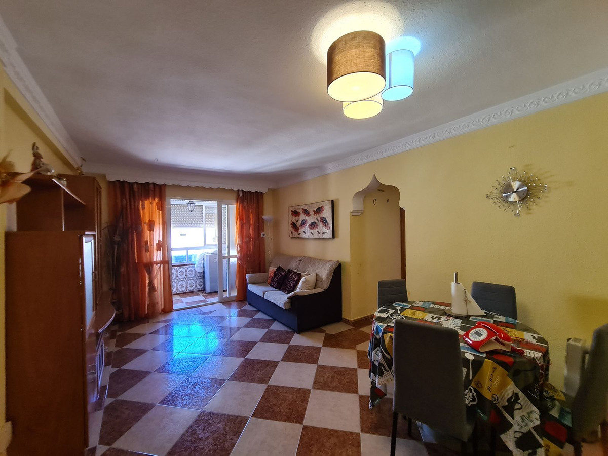 3 Bed, 1 Bath, ApartmentFor Sale, Estepona, Malaga