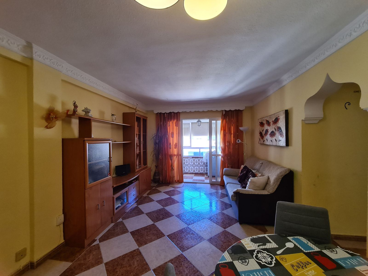 3 Bed, 1 Bath, ApartmentFor Sale, Estepona, Malaga