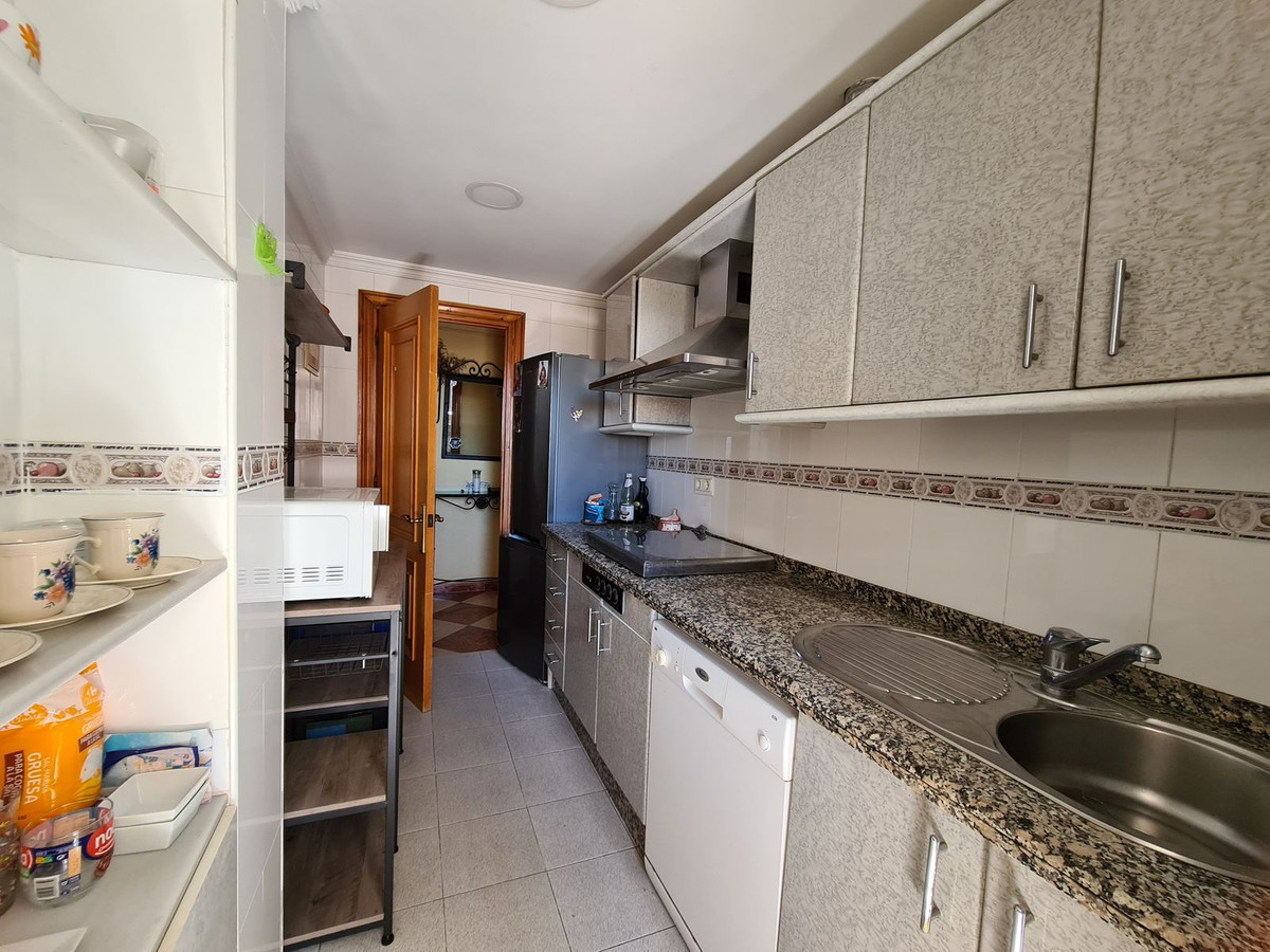 3 Bed, 1 Bath, ApartmentFor Sale, Estepona, Malaga