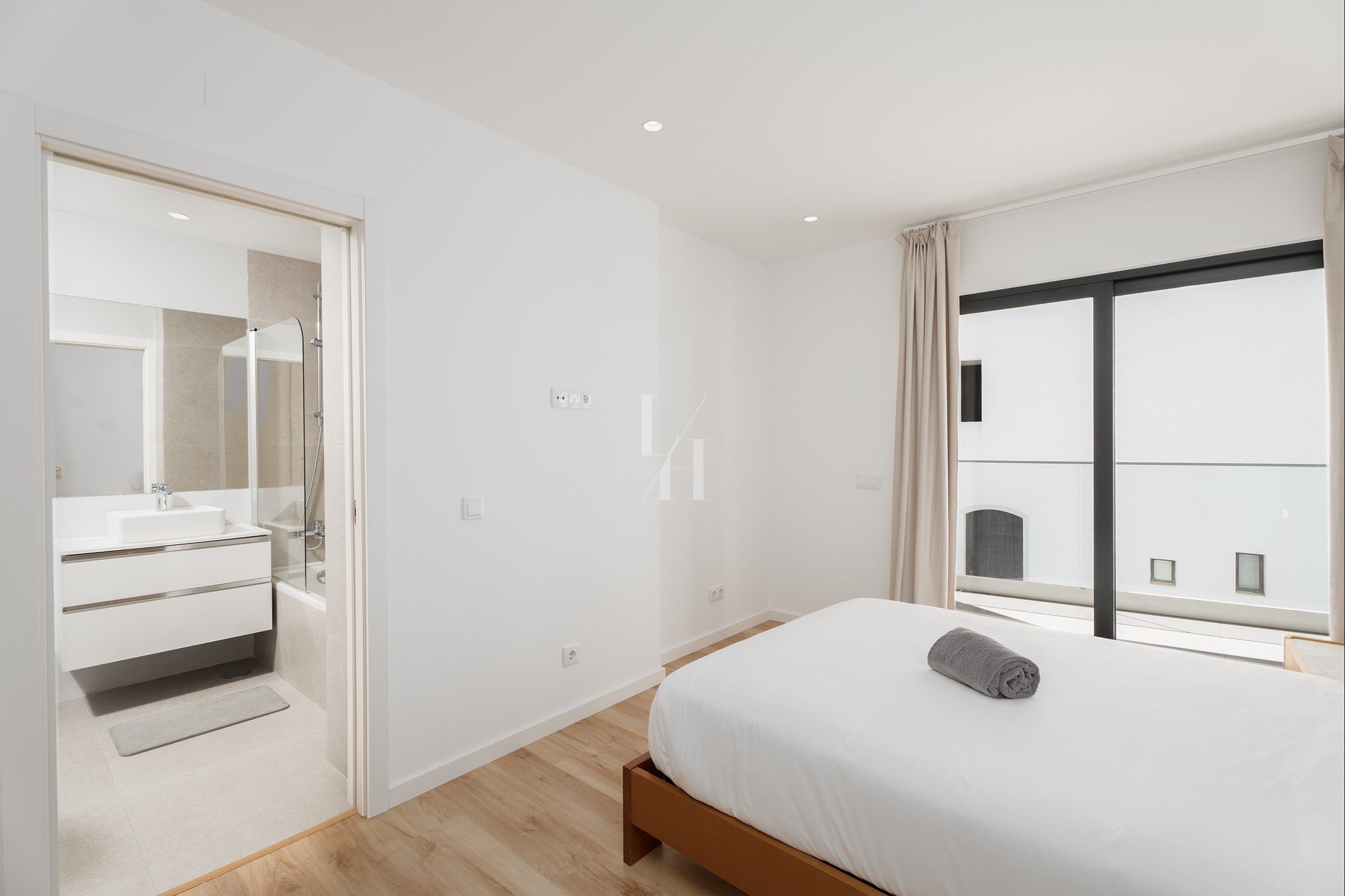 3 Bed, 2 Bath, ApartmentFor Sale, Olhos de Água, Albufeira, Faro, 8200-184