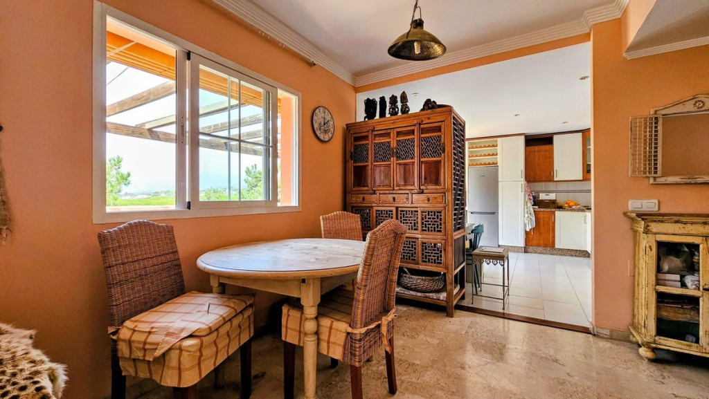 2 Bed, 2 Bath, ApartmentFor Sale, Elviria, Malaga