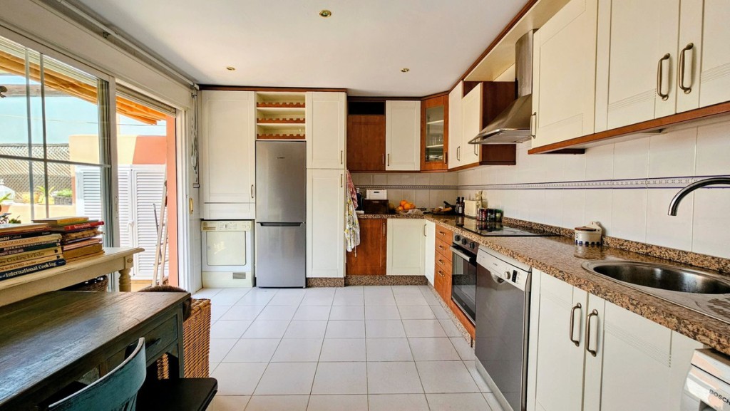 2 Bed, 2 Bath, ApartmentFor Sale, Elviria, Malaga