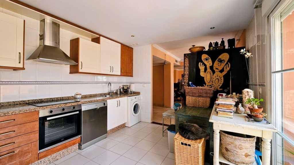 2 Bed, 2 Bath, ApartmentFor Sale, Elviria, Malaga