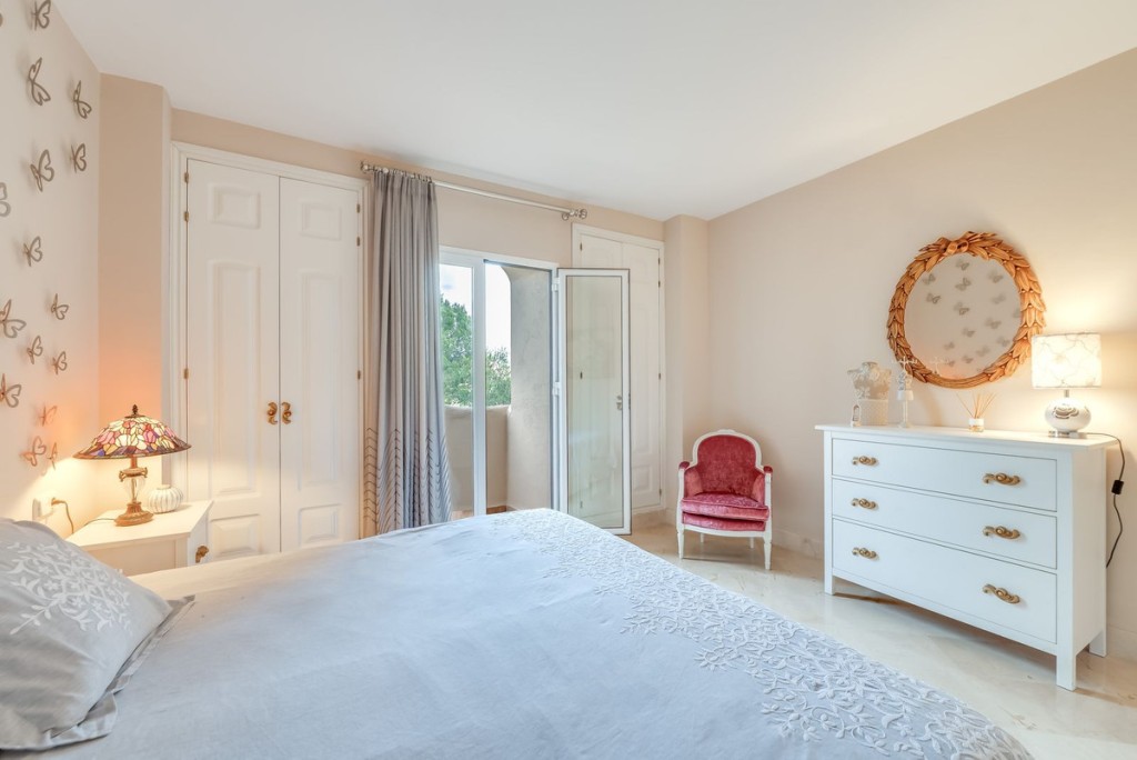 3 Bed, 3 Bath, ApartmentFor Sale, Elviria, Malaga