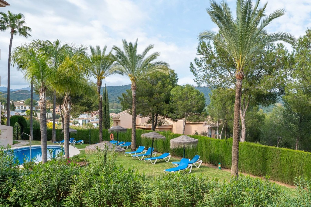 3 Bed, 3 Bath, ApartmentFor Sale, Elviria, Malaga