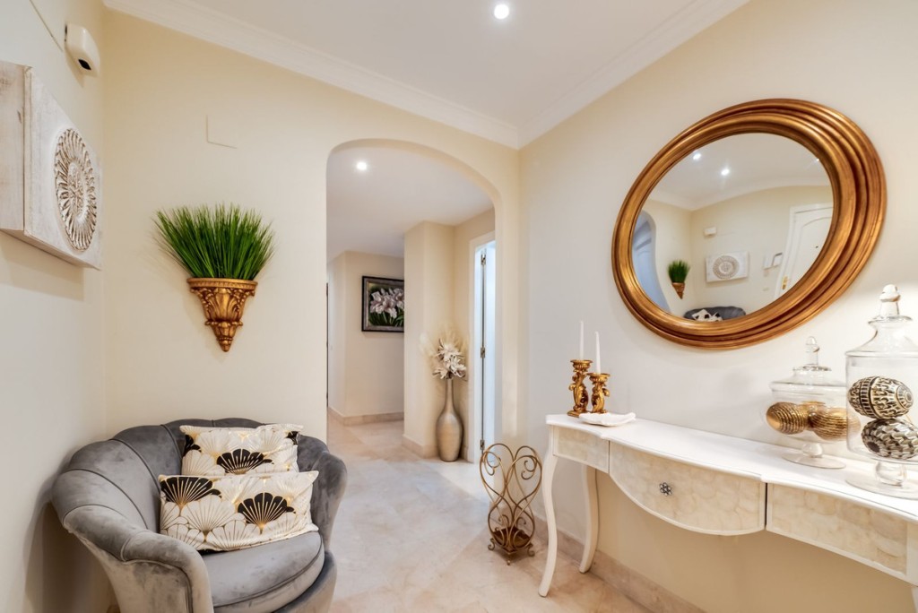 3 Bed, 3 Bath, ApartmentFor Sale, Elviria, Malaga