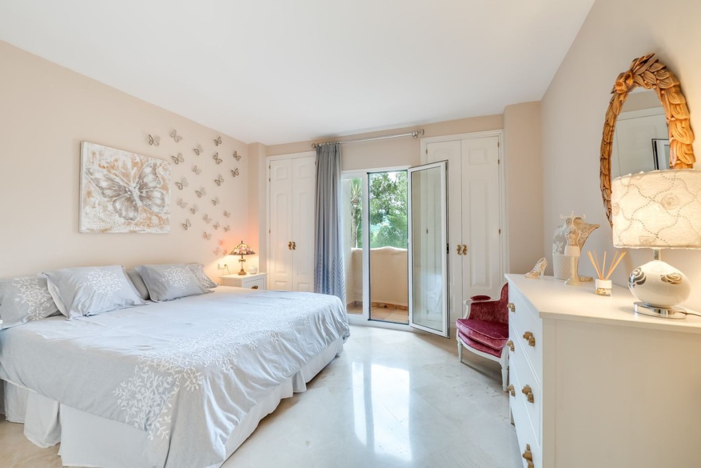 3 Bed, 3 Bath, ApartmentFor Sale, Elviria, Malaga