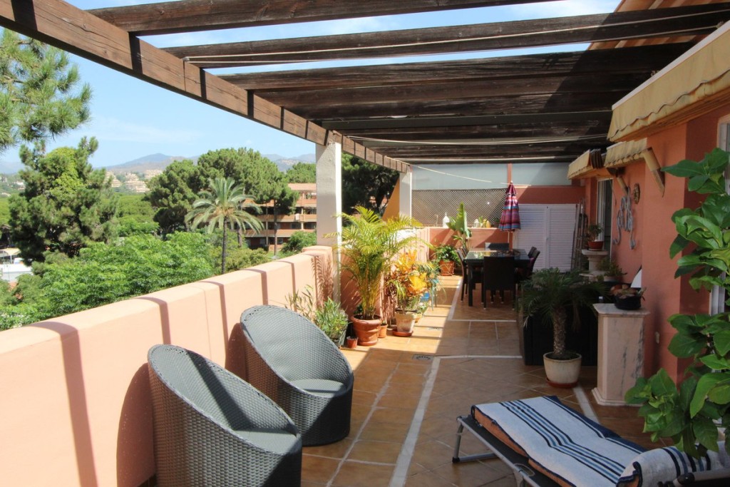 2 Bed, 2 Bath, ApartmentFor Sale, Elviria, Malaga