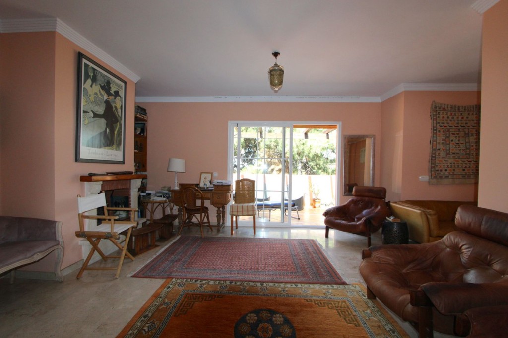 2 Bed, 2 Bath, ApartmentFor Sale, Elviria, Malaga