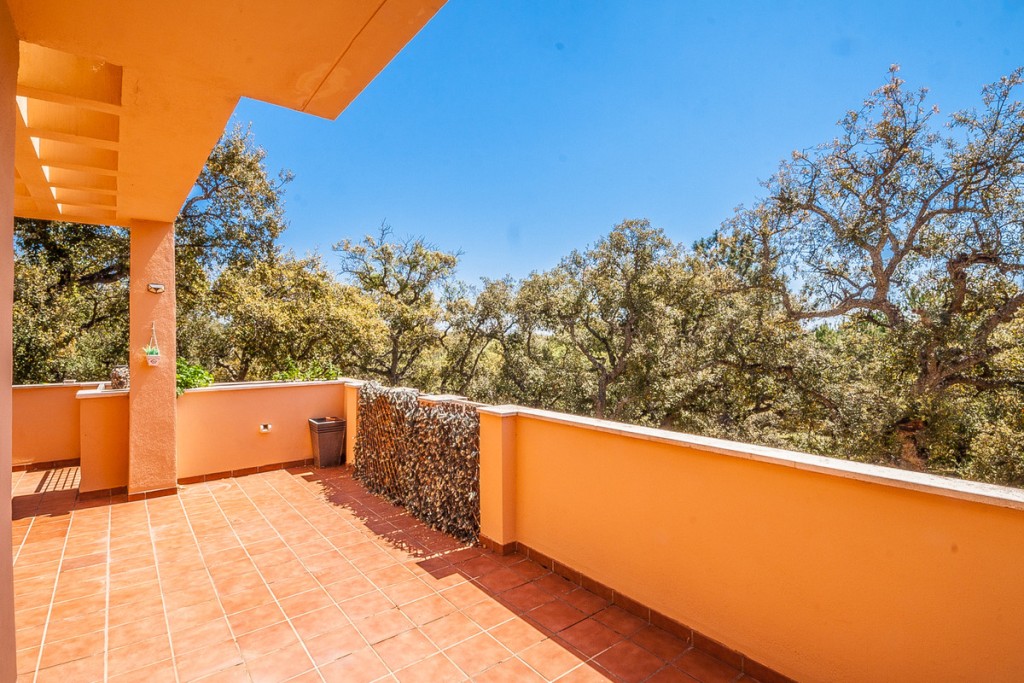 3 Bed, 2 Bath, ApartmentFor Sale, Elviria, Malaga