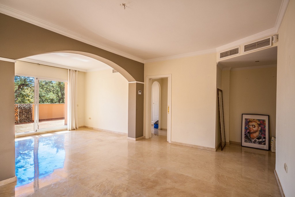 3 Bed, 2 Bath, ApartmentFor Sale, Elviria, Malaga