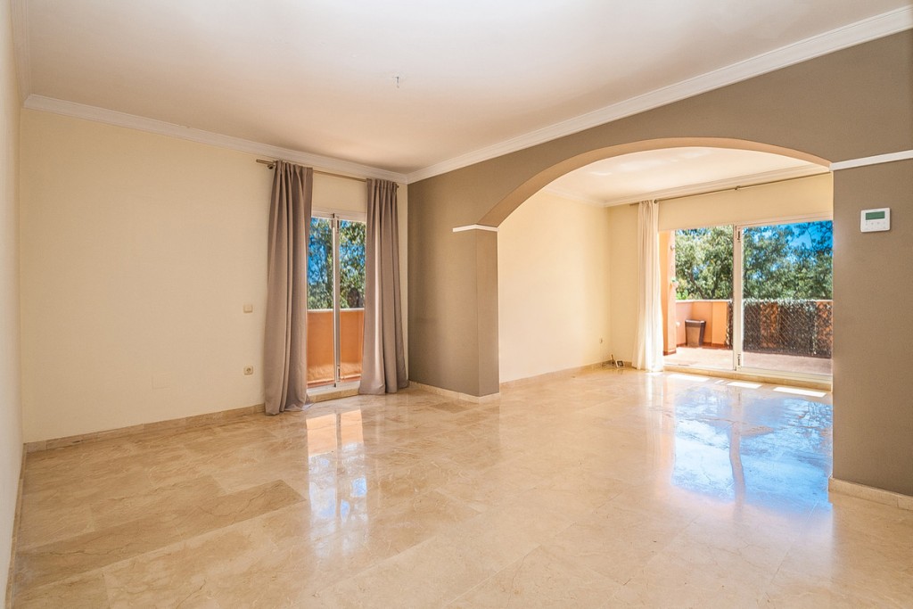 3 Bed, 2 Bath, ApartmentFor Sale, Elviria, Malaga