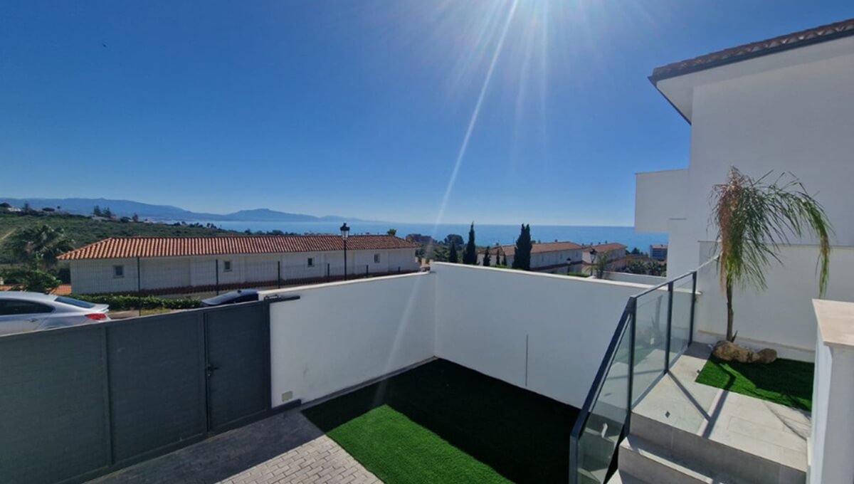 2 Bed, 2 Bath, HouseFor Sale, La Duquesa, Malaga
