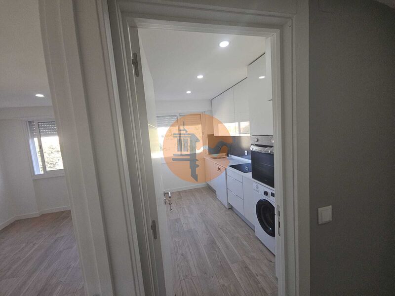 3 Bed, 2 Bath, ApartmentFor Sale, Odivelas, Lisboa