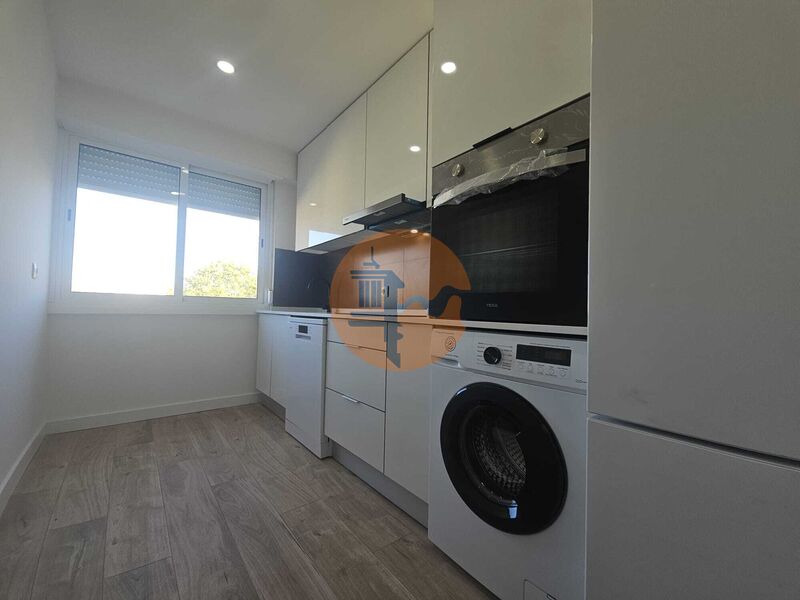 3 Bed, 2 Bath, ApartmentFor Sale, Odivelas, Lisboa