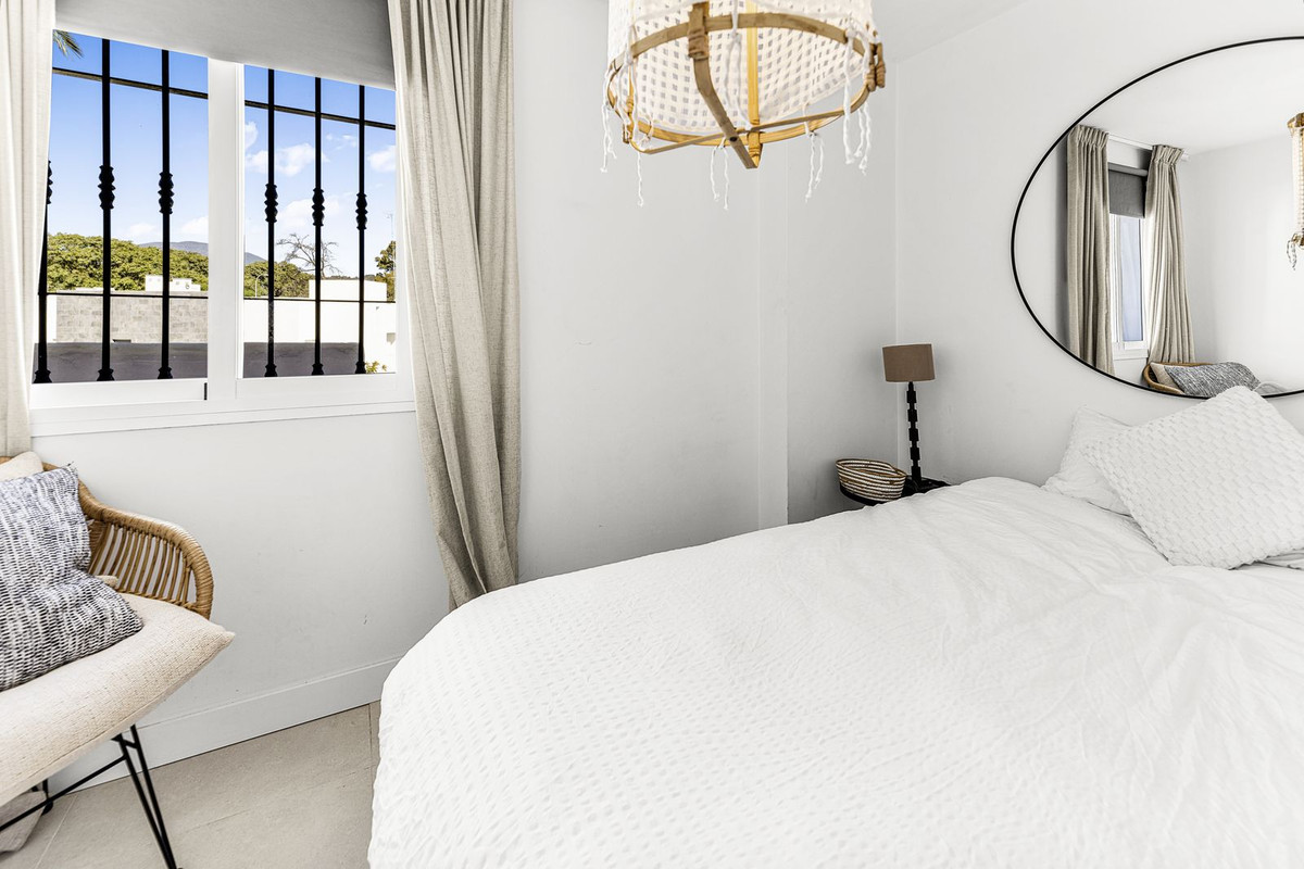 3 Bed, 2 Bath, ApartmentFor Sale, Nueva Andalucia, Malaga