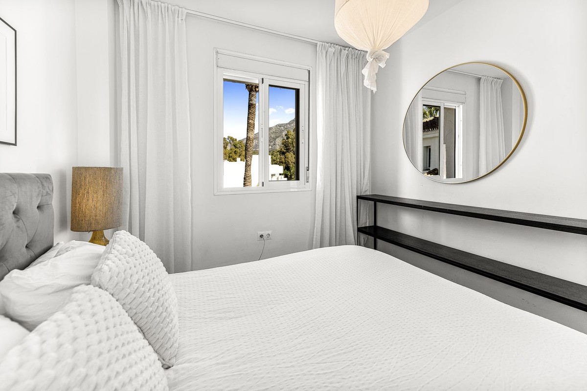 3 Bed, 2 Bath, ApartmentFor Sale, Nueva Andalucia, Malaga