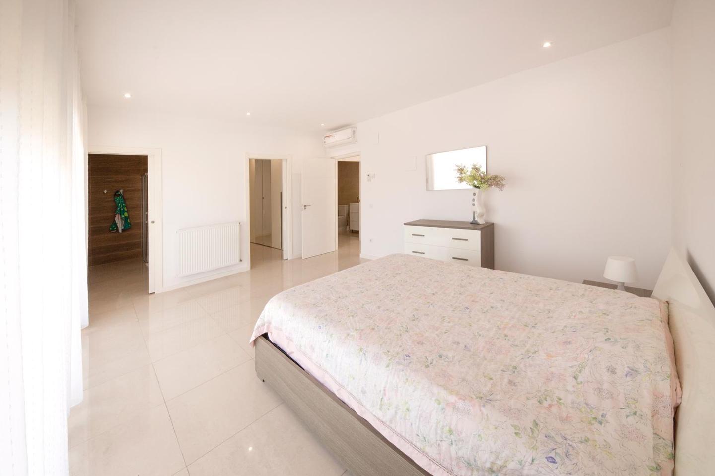 3 Bed, 3 Bath, HouseFor Sale, Roses, Girona, 17480 3 Bed, 3 Bath, HouseFor Sale, Roses, Girona, 17480