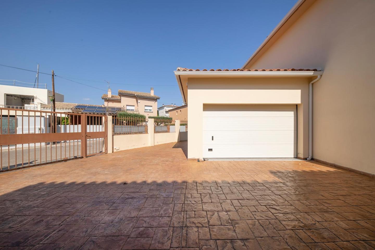 3 Bed, 3 Bath, HouseFor Sale, Roses, Girona, 17480 3 Bed, 3 Bath, HouseFor Sale, Roses, Girona, 17480