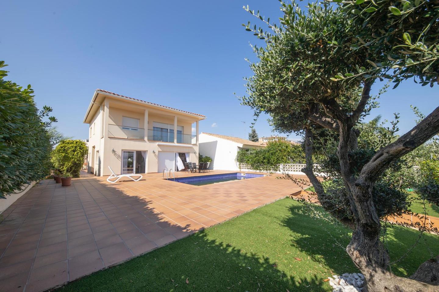 3 Bed, 3 Bath, HouseFor Sale, Roses, Girona, 17480 3 Bed, 3 Bath, HouseFor Sale, Roses, Girona, 17480