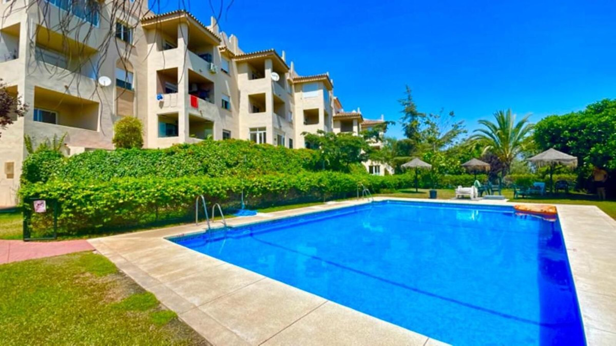 2 Bed, 1 Bath, ApartmentFor Sale, Cerros del Aguila, Malaga