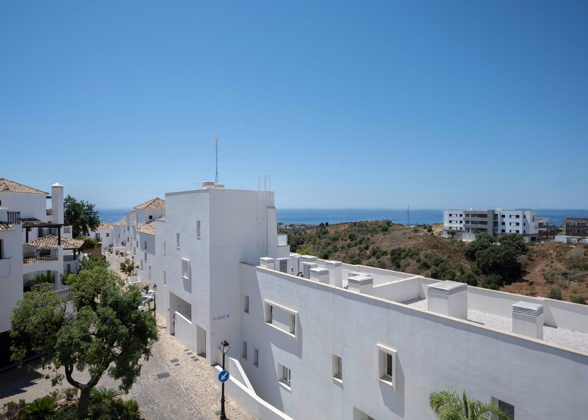 3 Bed, 3 Bath, ApartmentFor Sale, Los Monteros, Malaga
