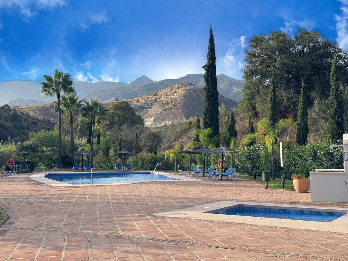 2 Bed, 2 Bath, ApartmentFor Sale, Río Real, Malaga