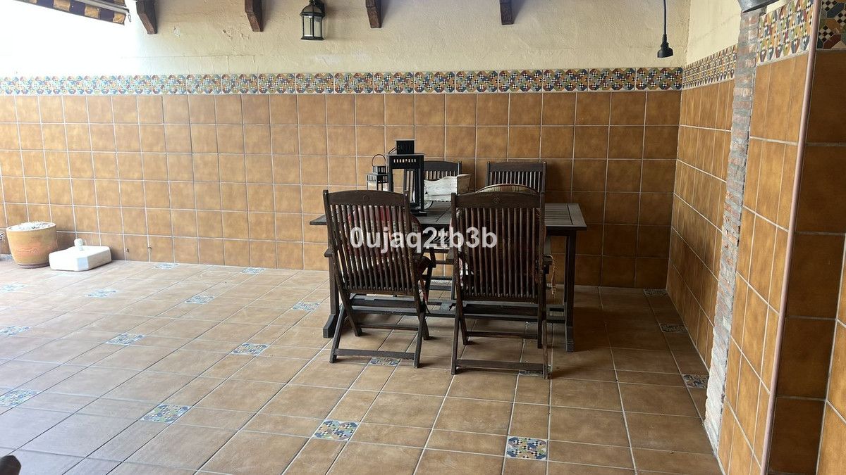 3 Bed, 2 Bath, ApartmentFor Sale, Estepona, Malaga